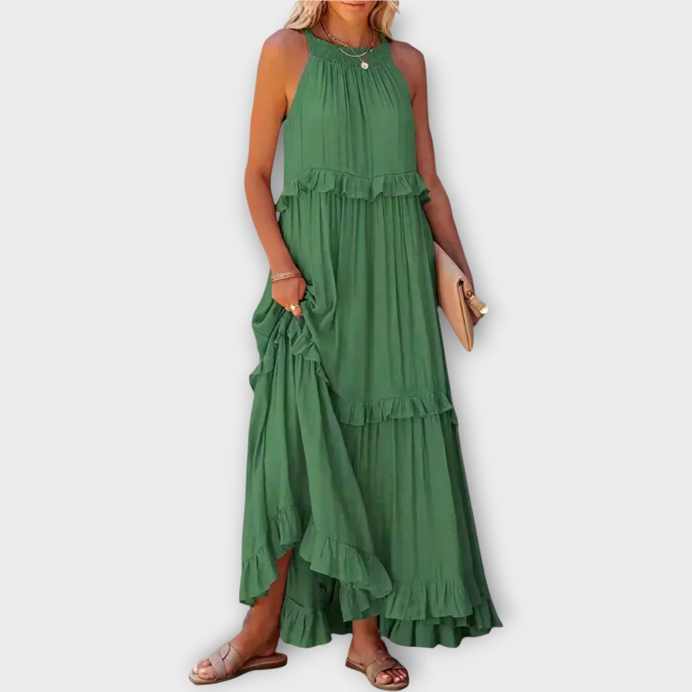 Ruha vékony pántokkal és elegáns vonallal