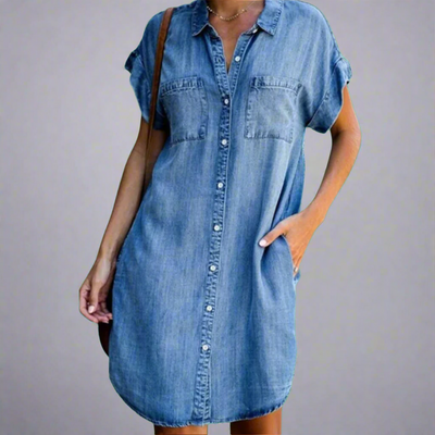 Rugalmas anyagból készült mini ruha