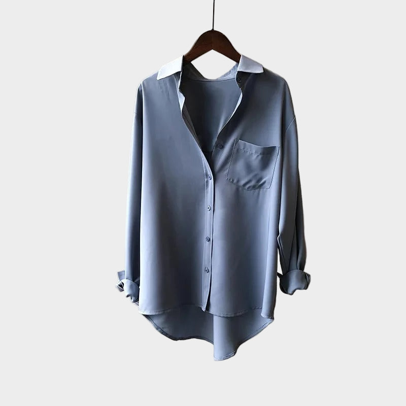 Elegáns vonalú és modern részletekkel rendelkező ingblúz