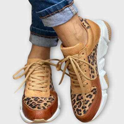 Chunky talpú sportcipők elegáns mintázattal