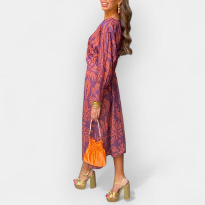 Minimalista Sátén Ruha