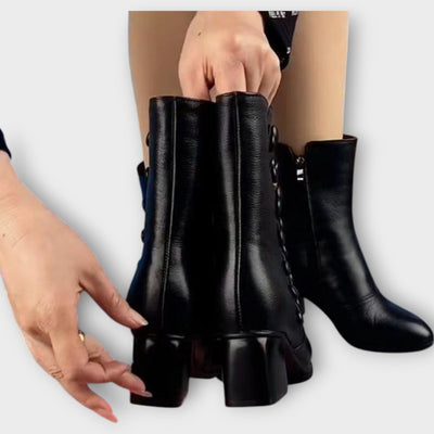 Elegáns Közepes Sarkú Bokacsizma