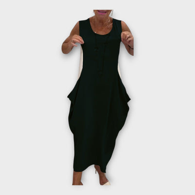 Könnyű ruha modern sziluettel és zsebekkel