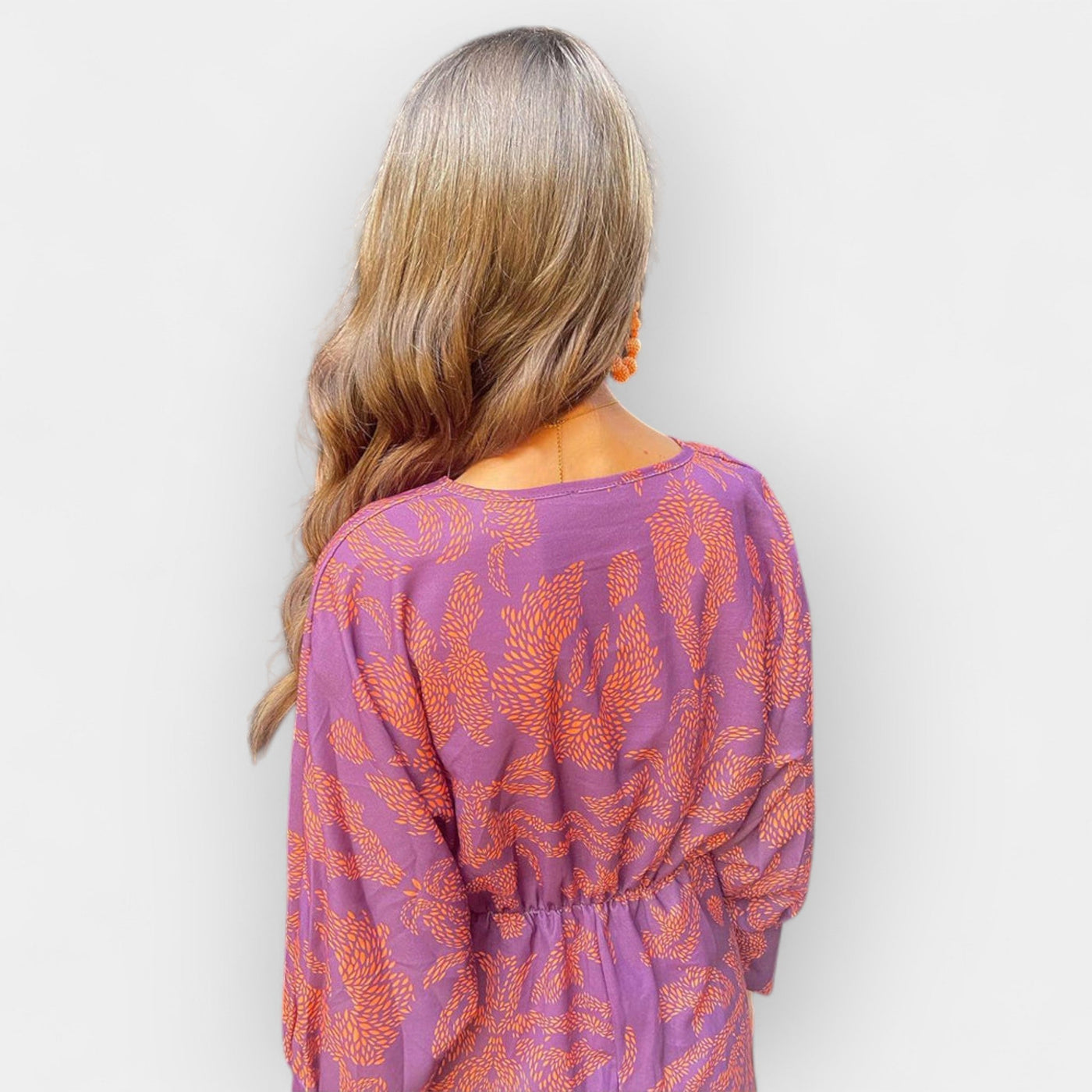 Minimalista Sátén Ruha