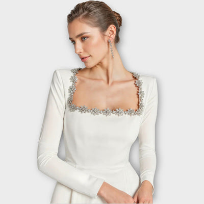 Kristálydíszített Négyzetnyakú Mini Ruha