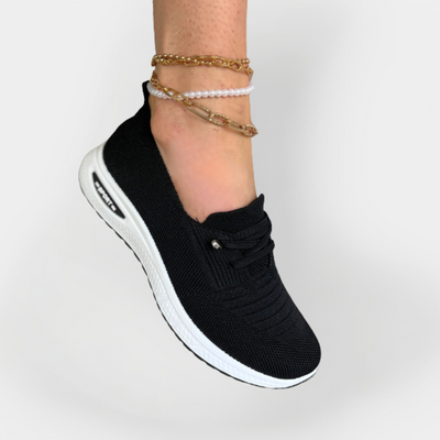 Sportcipők könnyű anyaggal és rugalmas talppal