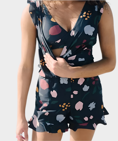 Rövidnadrág fodrokkal és melltartó támogatással