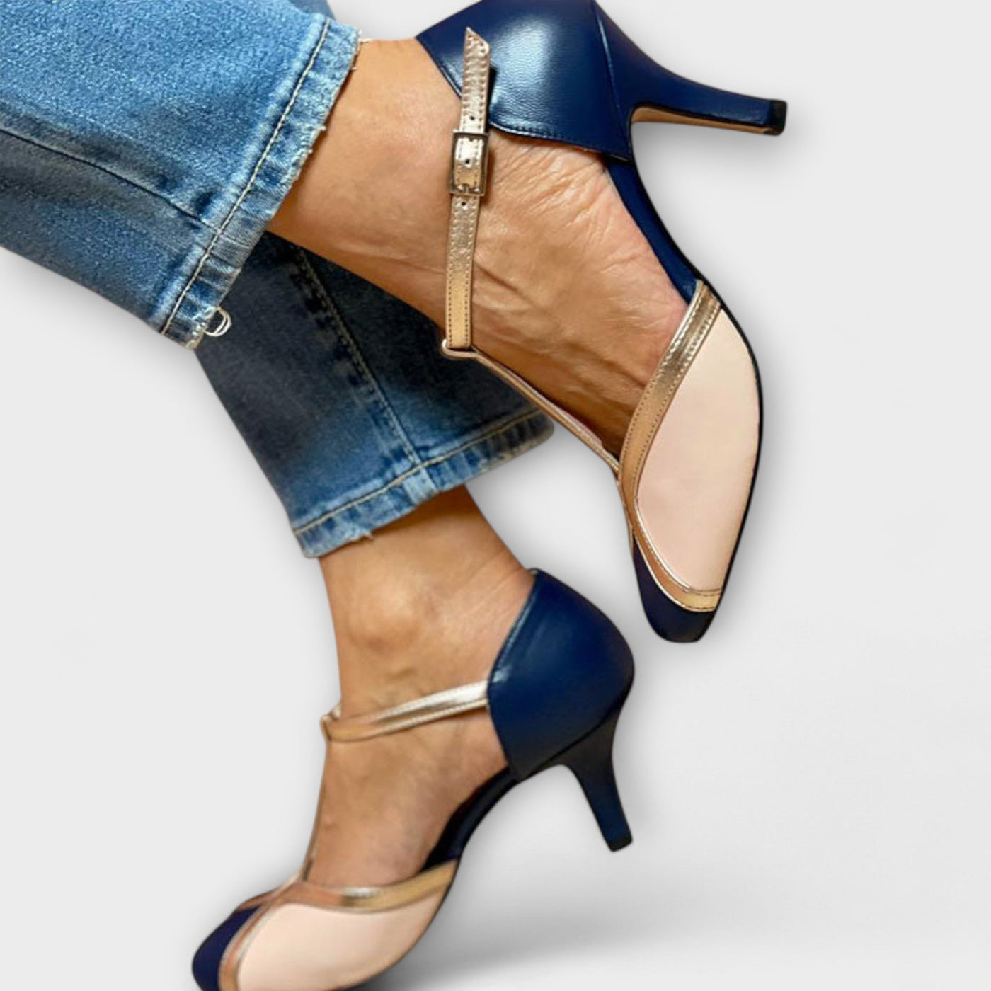 Két Színű T-Strap Elegancia