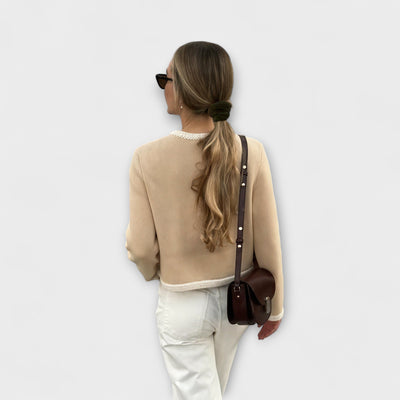 Klasszikus kardigán dekoratív zsebekkel