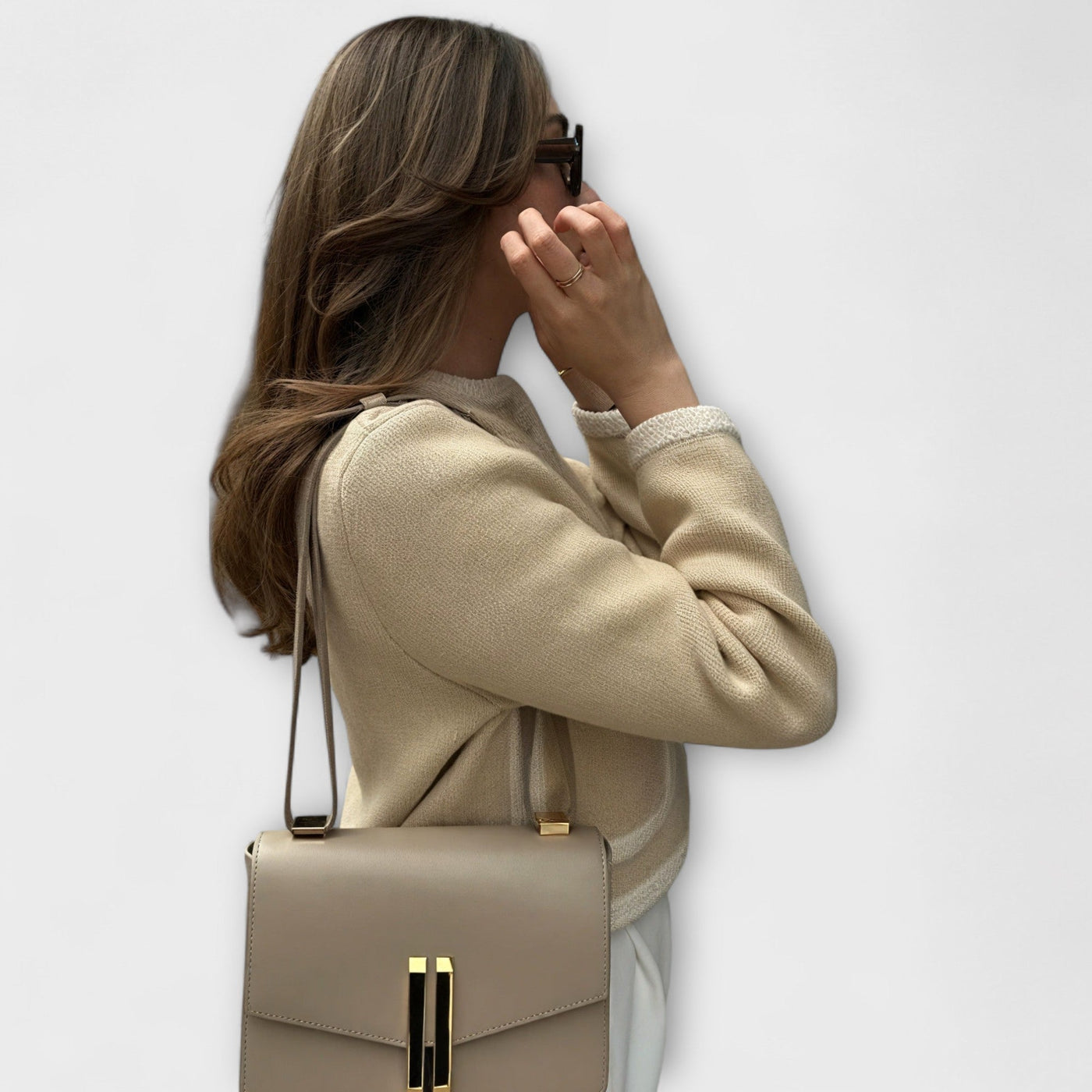 Klasszikus kardigán dekoratív zsebekkel