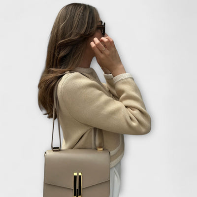 Klasszikus kardigán dekoratív zsebekkel