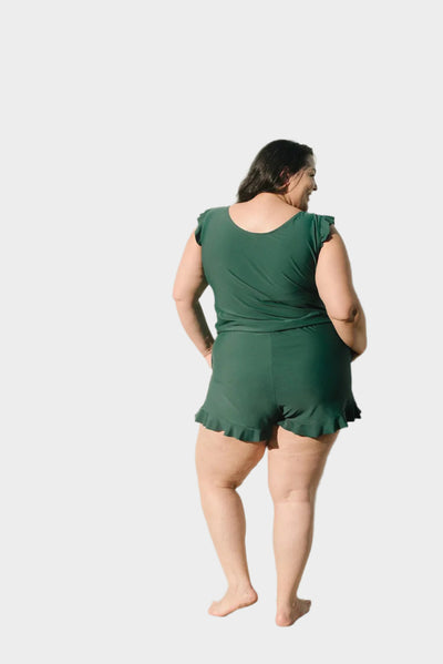 Rövidnadrág fodrokkal és melltartó támogatással