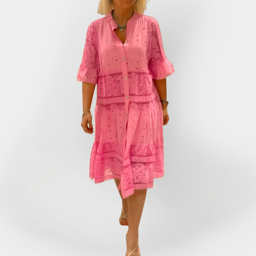 Csipkés Ruha Ujjakkal és Elülső Gombokkal