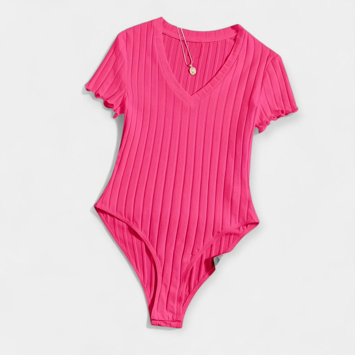 Cső részletekkel ellátott bodysuit