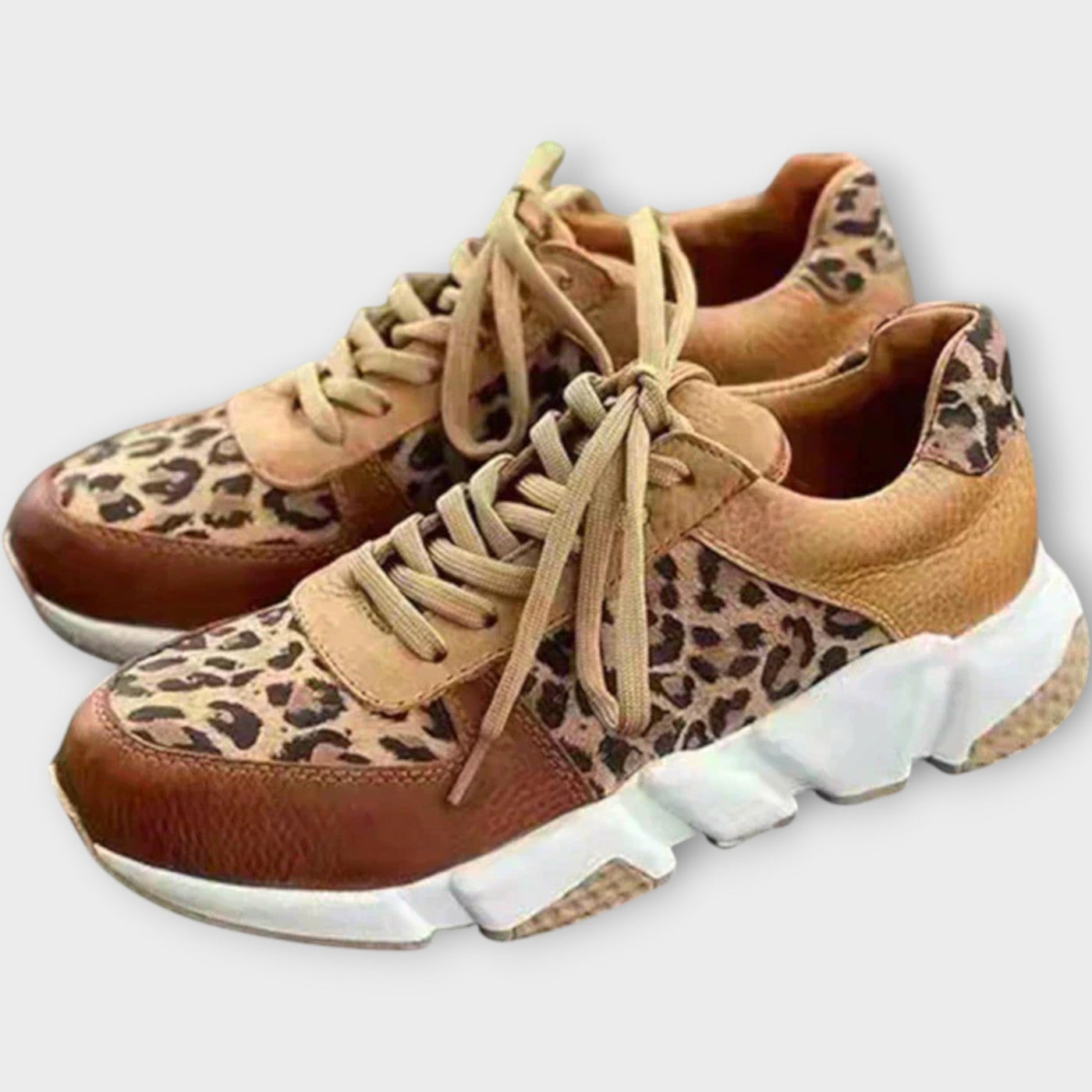 Chunky talpú sportcipők elegáns mintázattal