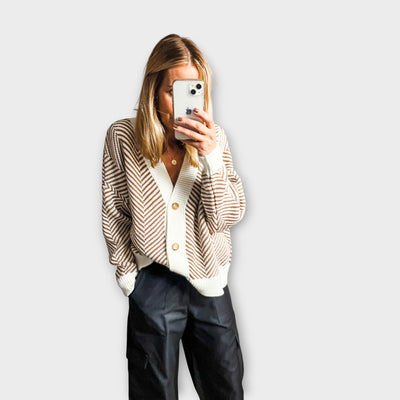 Chevron Kötött Gombos Kardigán