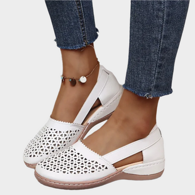 Anatómiai Bőr Balerinák Kivágásokkal és Pánttal