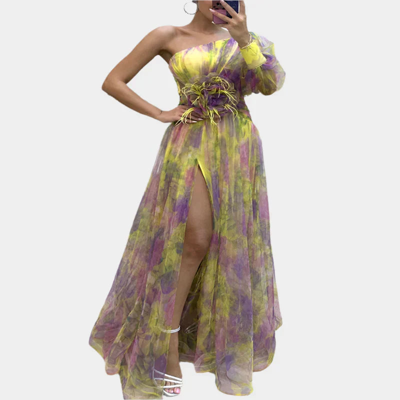 Szexi Mini Ruha Aszimmetrikus Mintával és Hátrészes Kialakítással