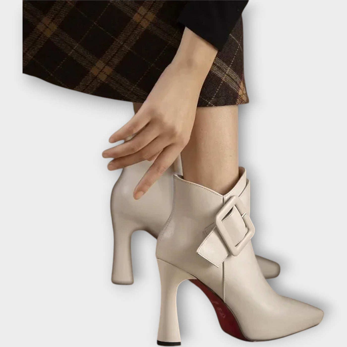 Aveline Csatos Sarokcsizma