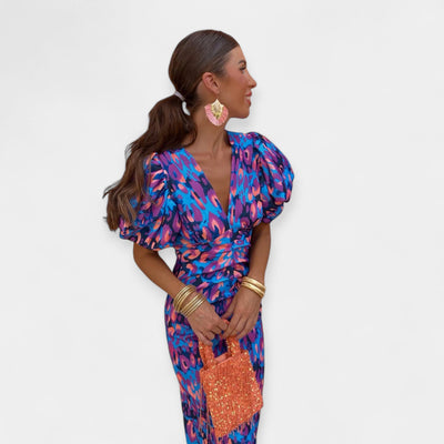 Ujjú és fodros ruha