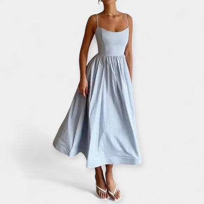 Mini Ruha Kerek Nyakkivágással és Pántokkal