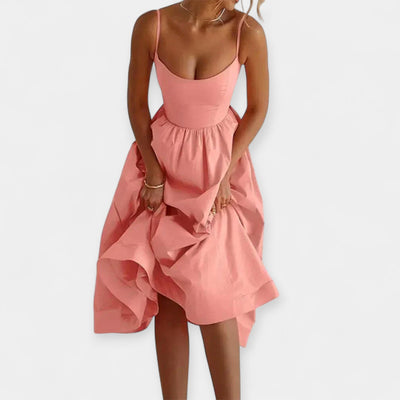 Mini Ruha Kerek Nyakkivágással és Pántokkal