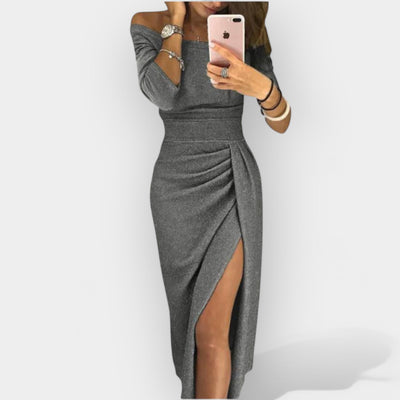 Elegáns Ruha Stílusos Kivágással