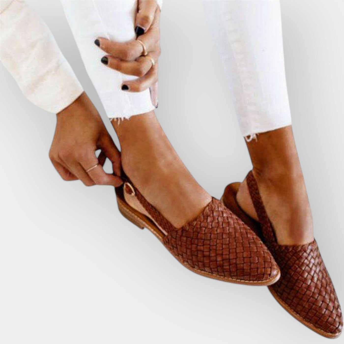 Kézzel készült minimalista dizájnnal