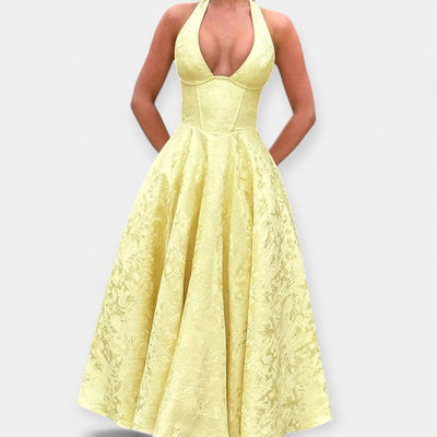 Midi Ruha Nyitott Háttal és Fűző Designnal