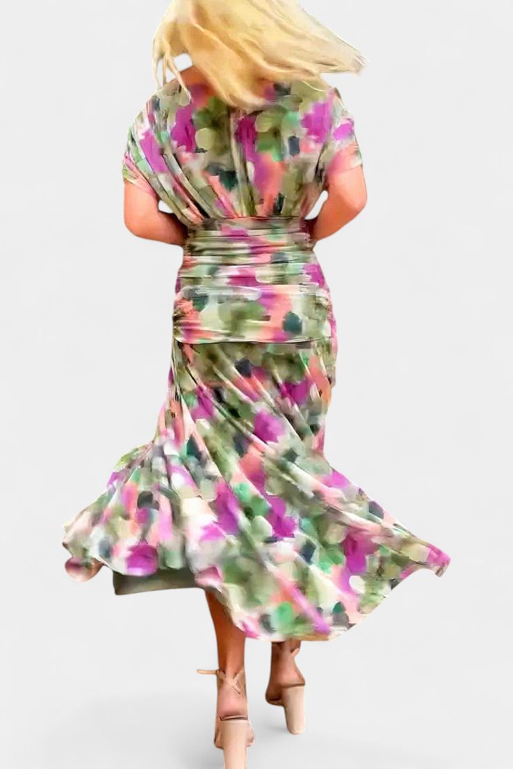 Hosszú Virágmintás Ruha V-kivágással és Romantikus Eleganciával