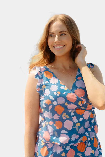 Rövidnadrág fodrokkal és melltartó támogatással